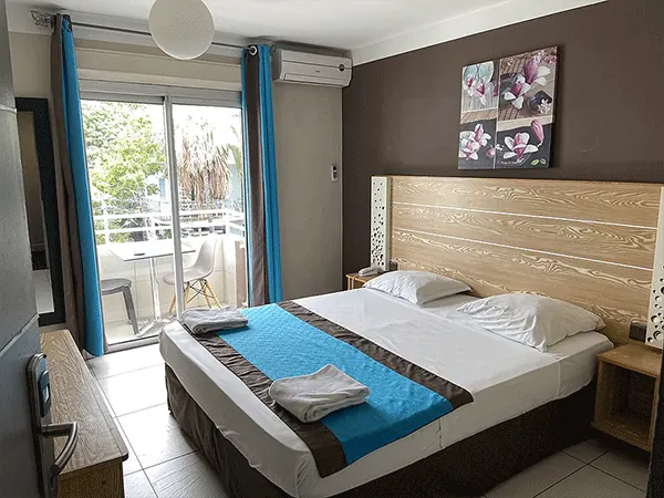 chambre-double-balcon-hotel-reunion-974 Chambre double avec balcon, Hôtel Select Saint-Denis